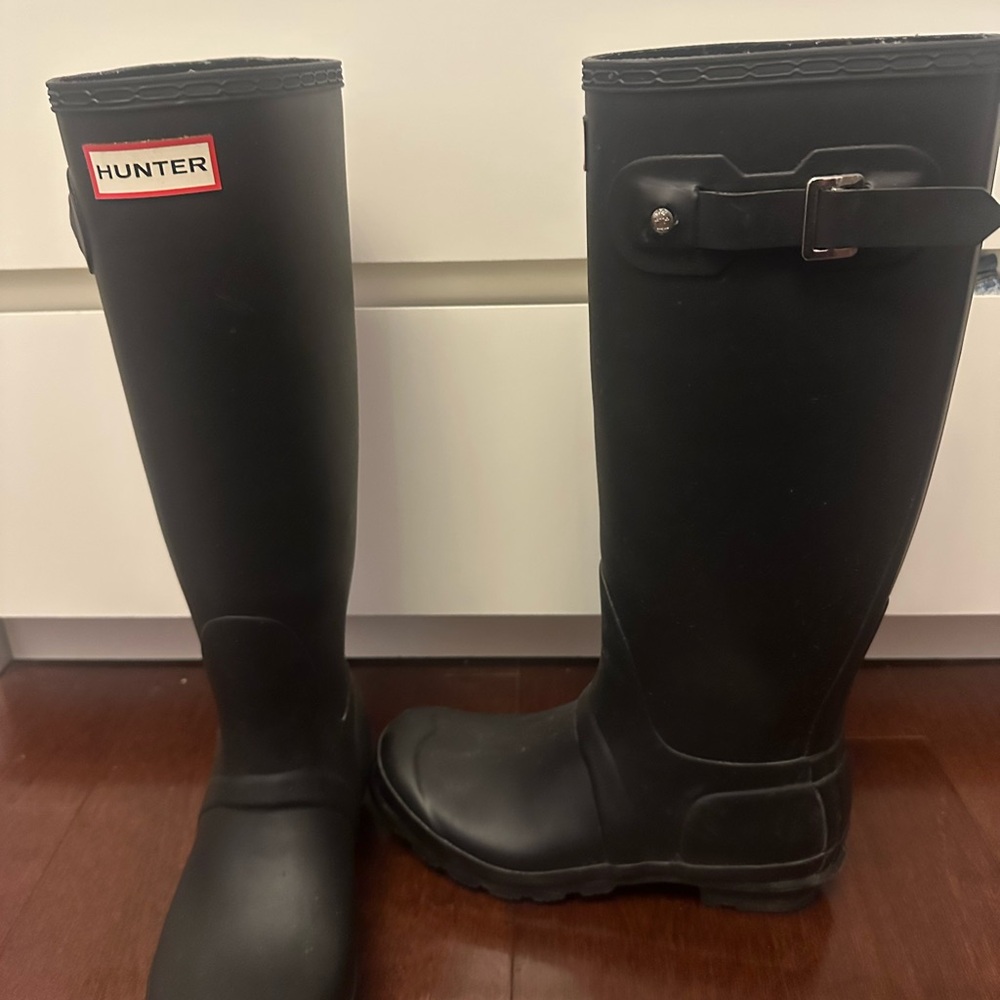 Hunter Classic Matte Black Footwear/Rainboots - Picture 3 of 4